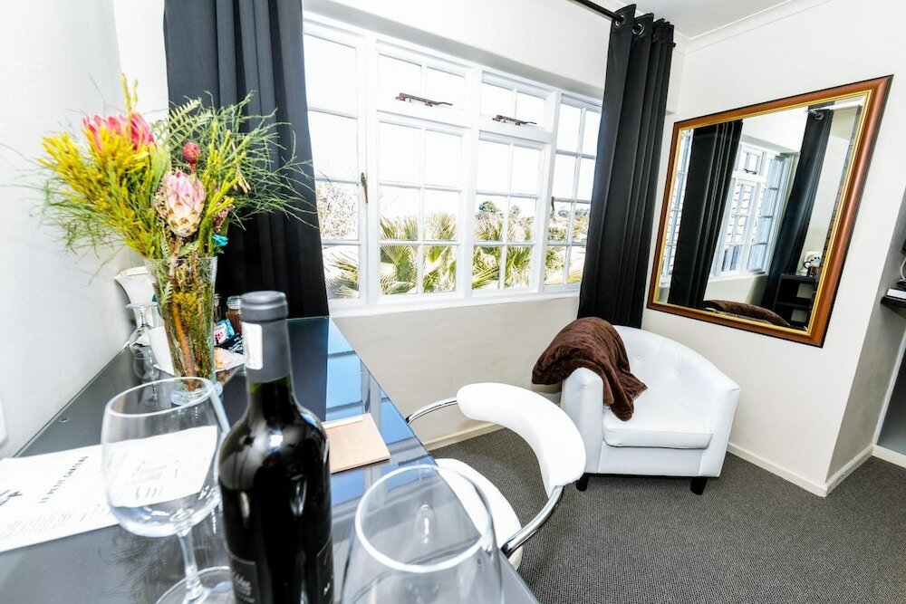 Фото Le Petit Chateau