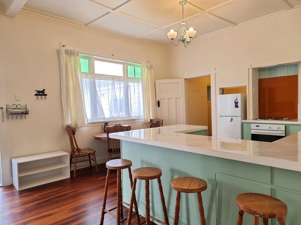 Фото 4 Bedroom Character House Papakura