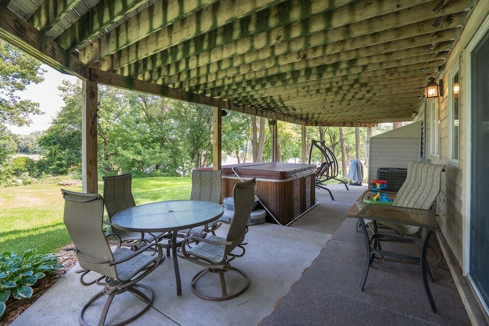 Фото Manor on the River - Whole House