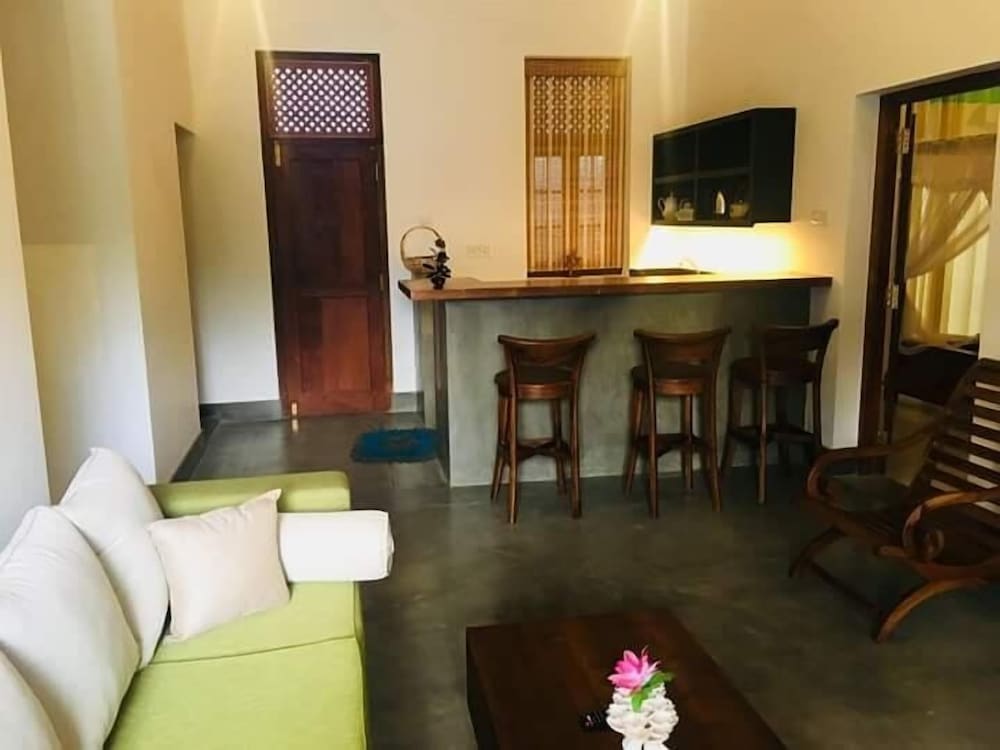 Фото Niluka Stay Home