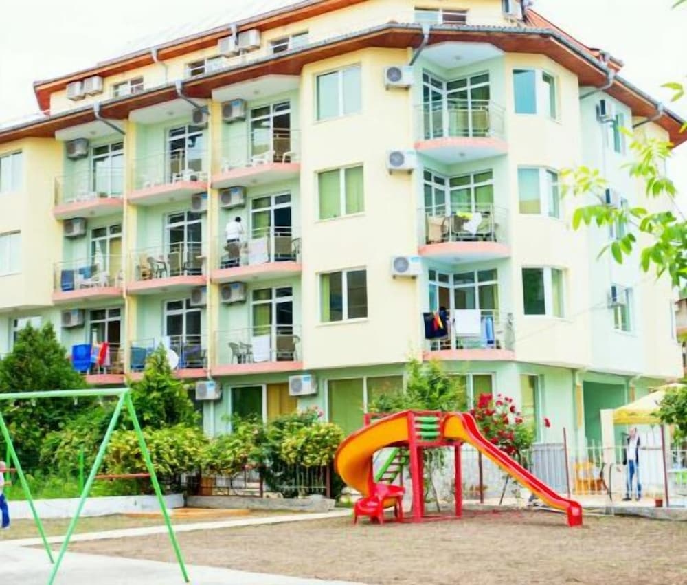 Фото отеля 1