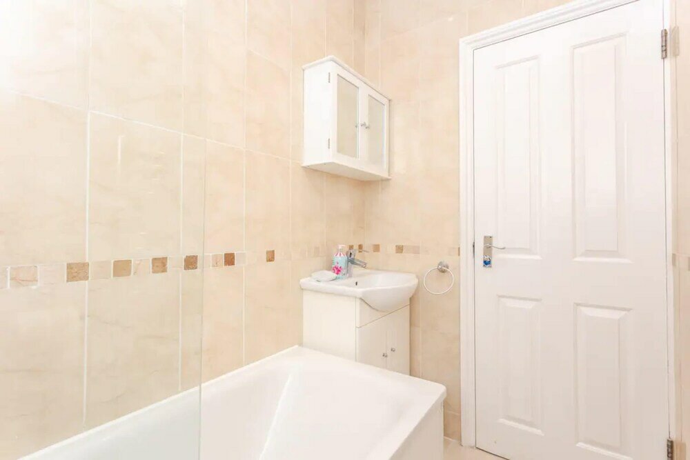 Фото Stylish 3 Bedroom Home With Garden Near Kings Cross