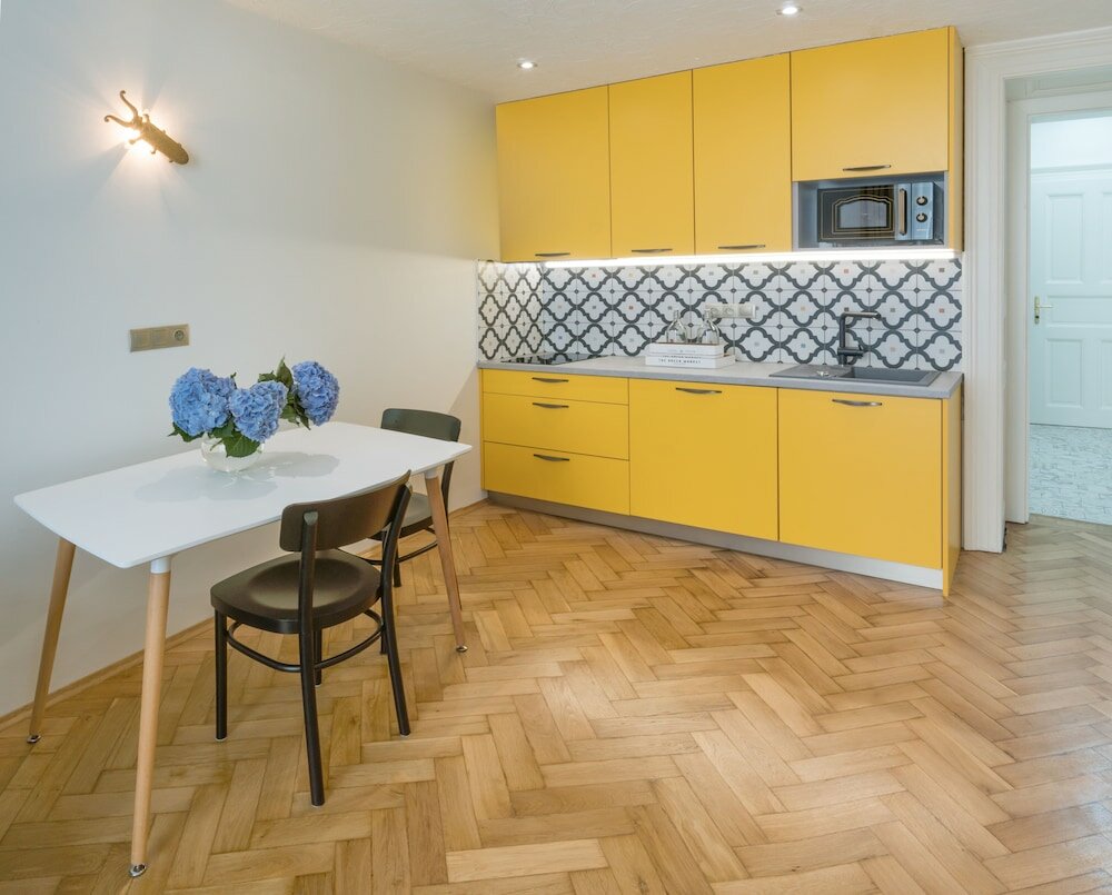 Фото Mordecai Twelve Apartments by Adrez Living