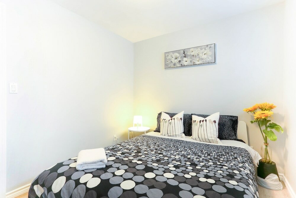 Фото Family Home-Metrotown by Elevate Rooms