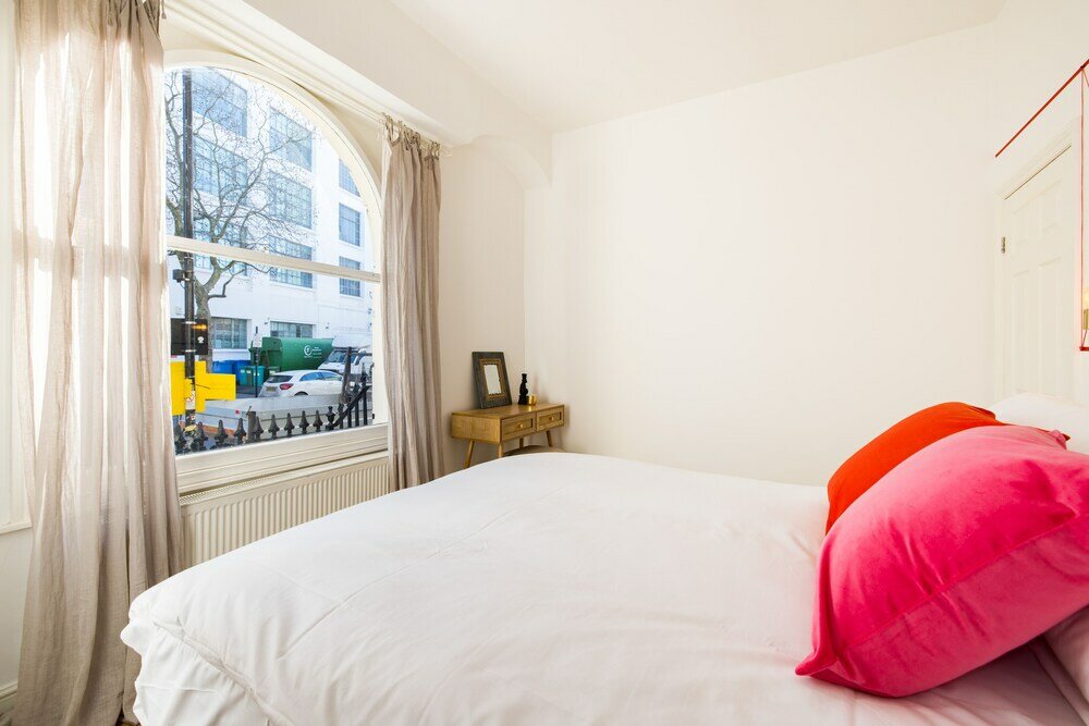 Фото Mornington Crescent Apartments