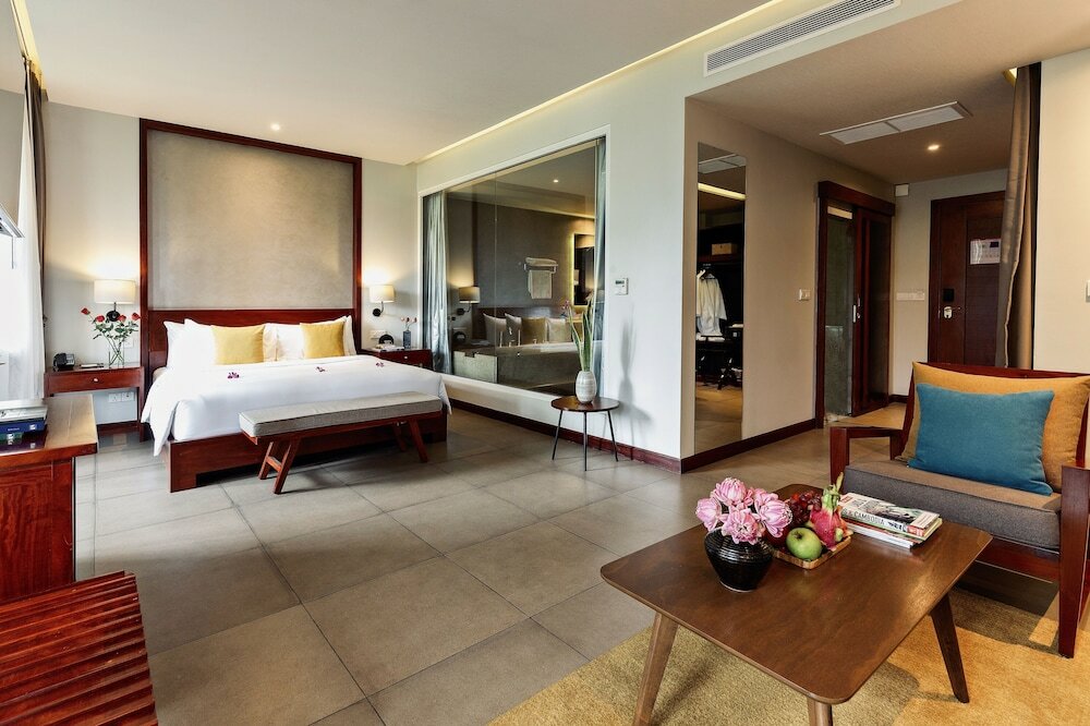 Фото Indra Hotel