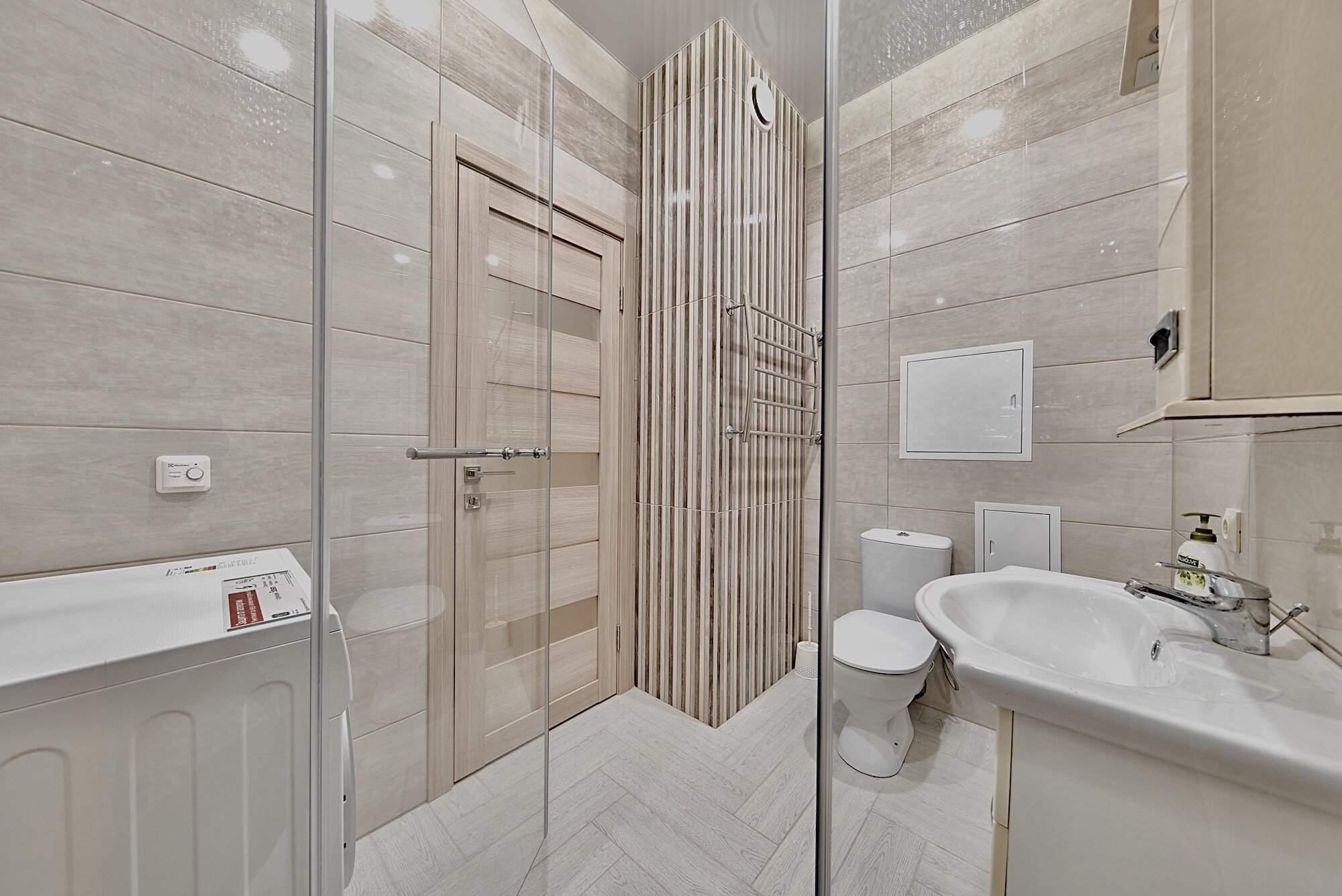 Фото LetoApart на улице Энгельса 95