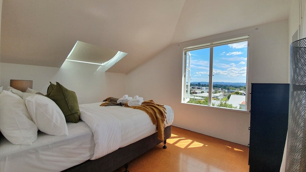 Фото Bright and Modern Oasis in Kingsland