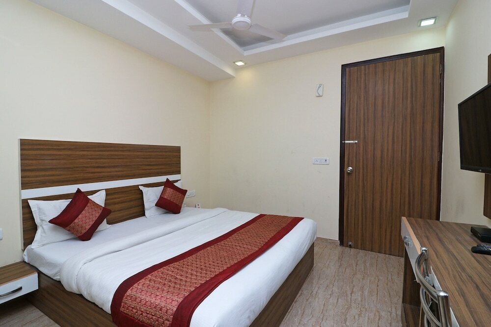 Фото Oyo 10795 Hotel Rs Residency