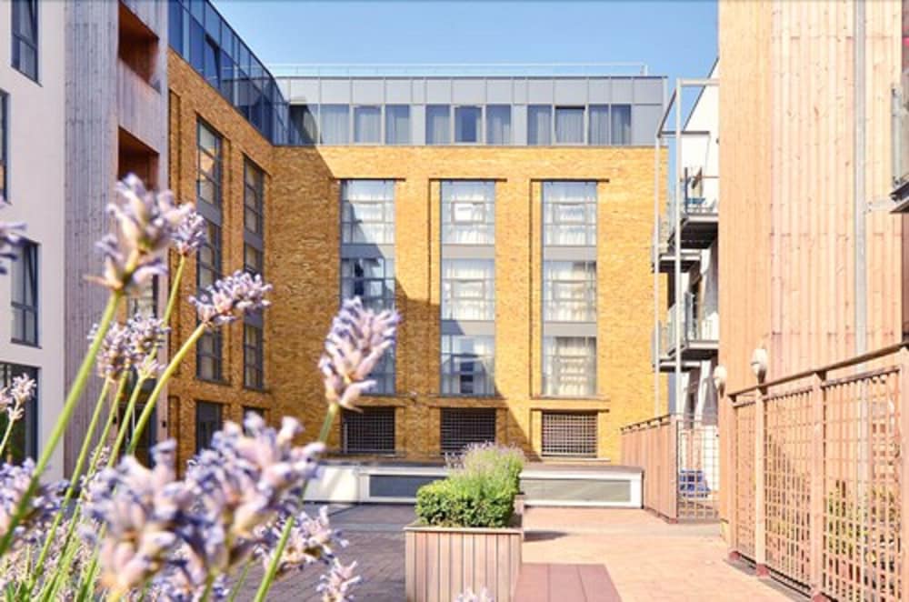 Фото Axiom Park Hotel