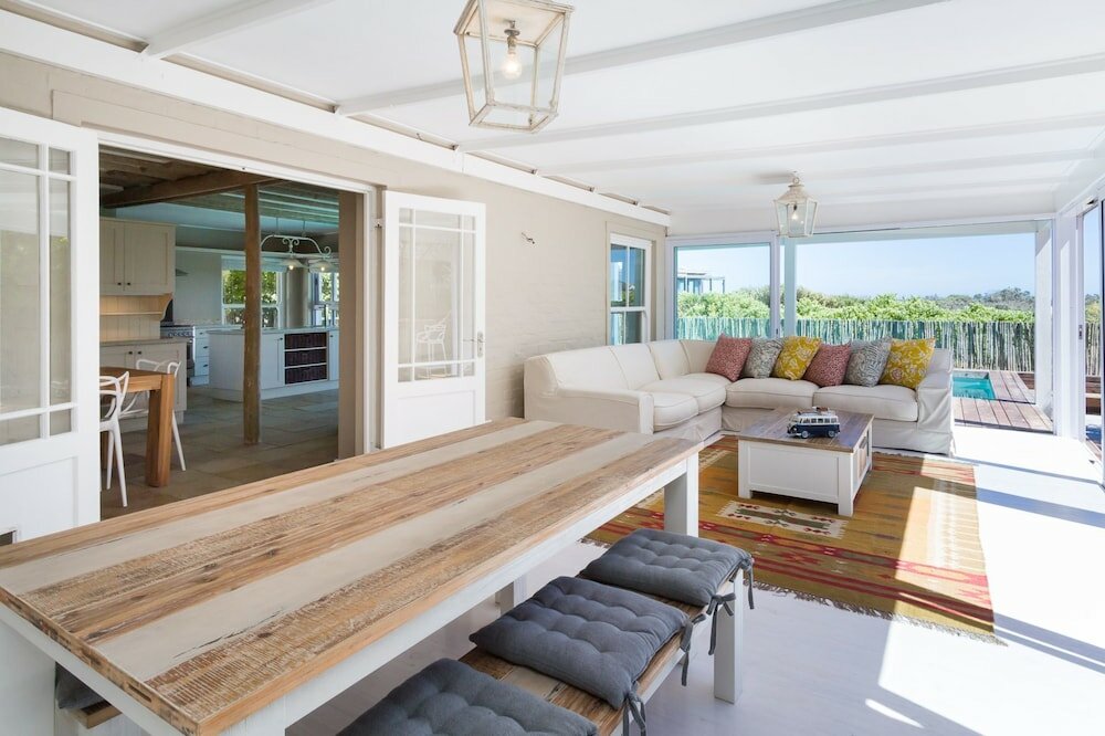 Фото Fin Whale Beach House