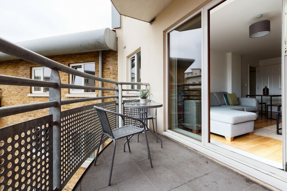 Фото The Bow Apartment