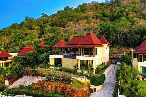 Гостиница Luxury Villa with Stunning Views - Pjl