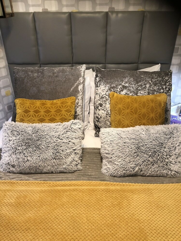 Фото Charing Cross Rooms - B&b