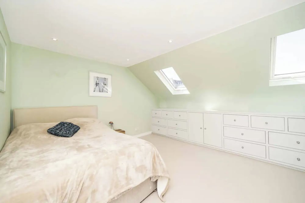 Фото Modern & Luminous 3bd Family Home - Fulham