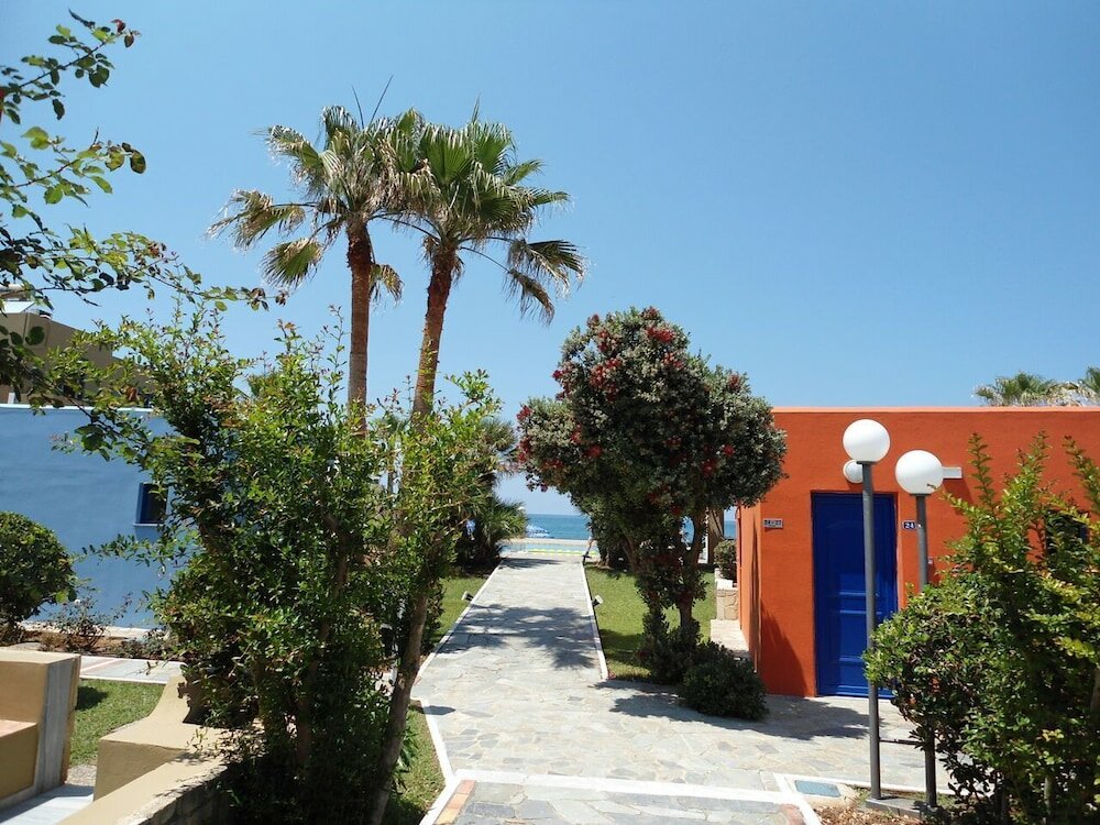 Фото Marina Sands Art Hotel