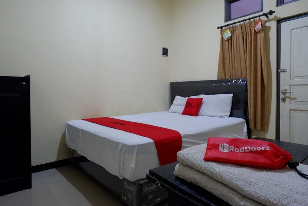 Фото RedDoorz near Gor Wisanggeni