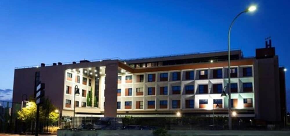 Фото отеля 1