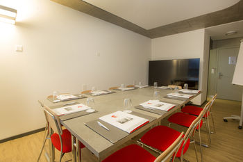 Фото Martigny Boutique Hotel