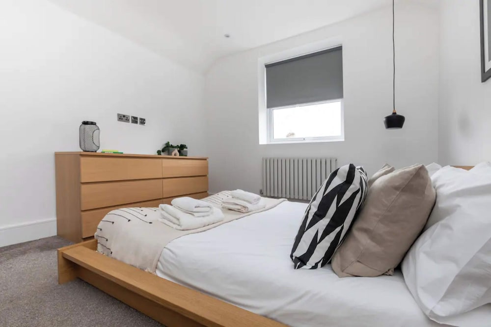 Фото Bright & Stylish 2bd Flat - Brockley