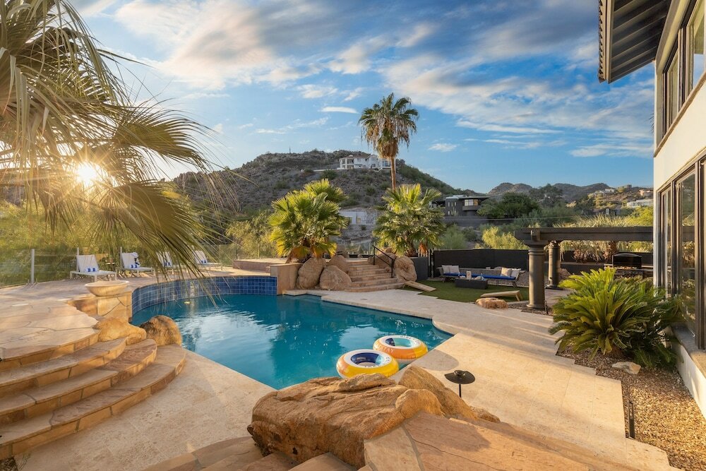 Фото Desert Lagoon by Avantstay Luxury Phoenix Home w Entertainers Backyard