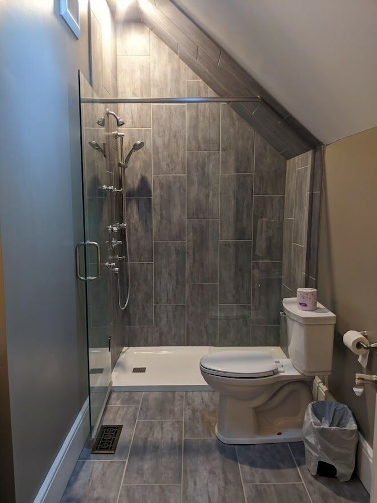 Фото Stratford Suites - 66 Daly Ave