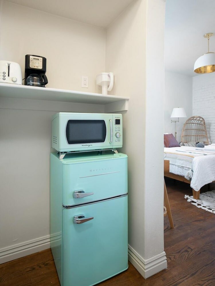 Фото Beautiful Studio Near Hollywood! Sleeps 2!