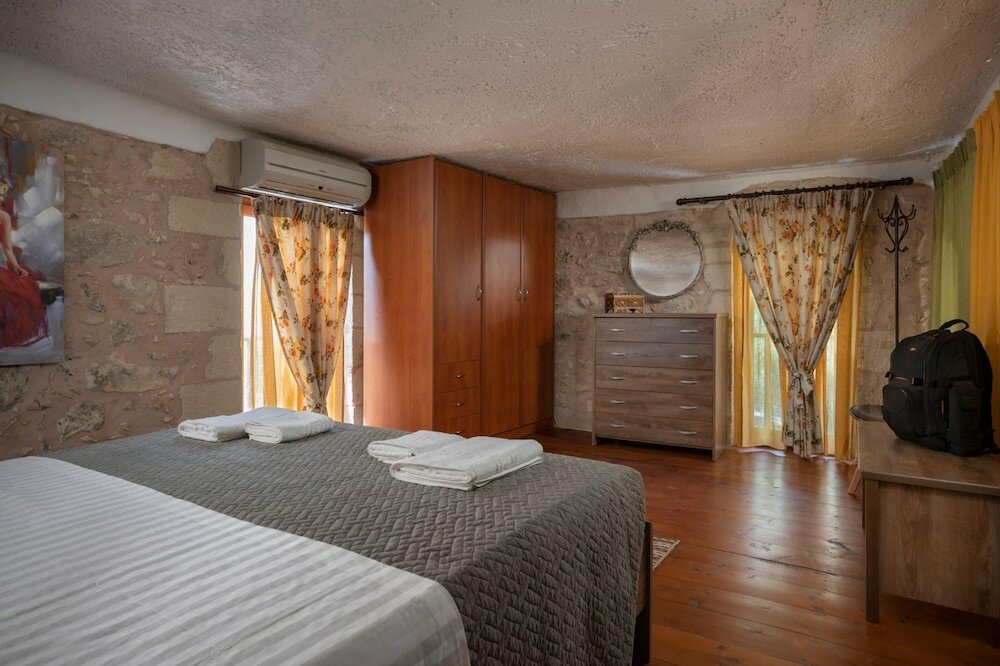 Фото Pagonas Traditional House