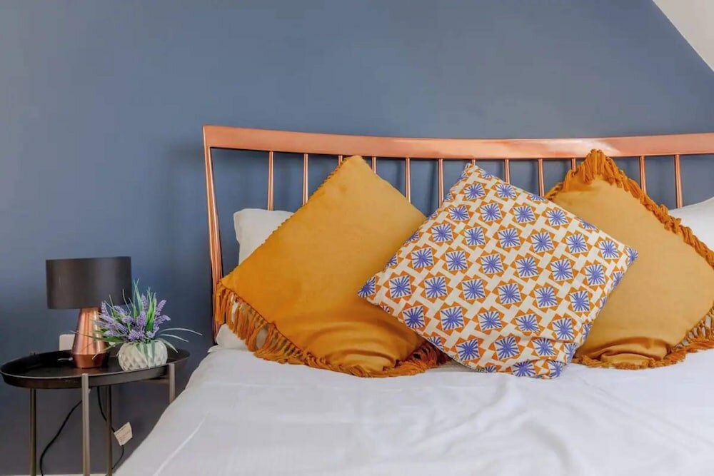 Фото Bright 2 Bedroom House in Kennington