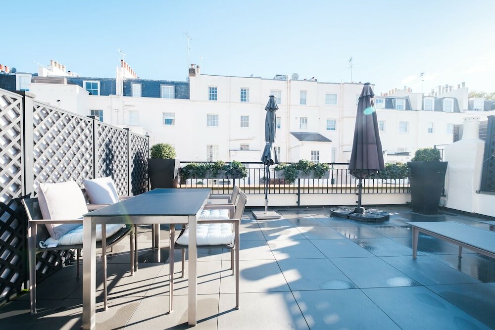 Фото Luxury Home with 3 Bed 2 Bath in London