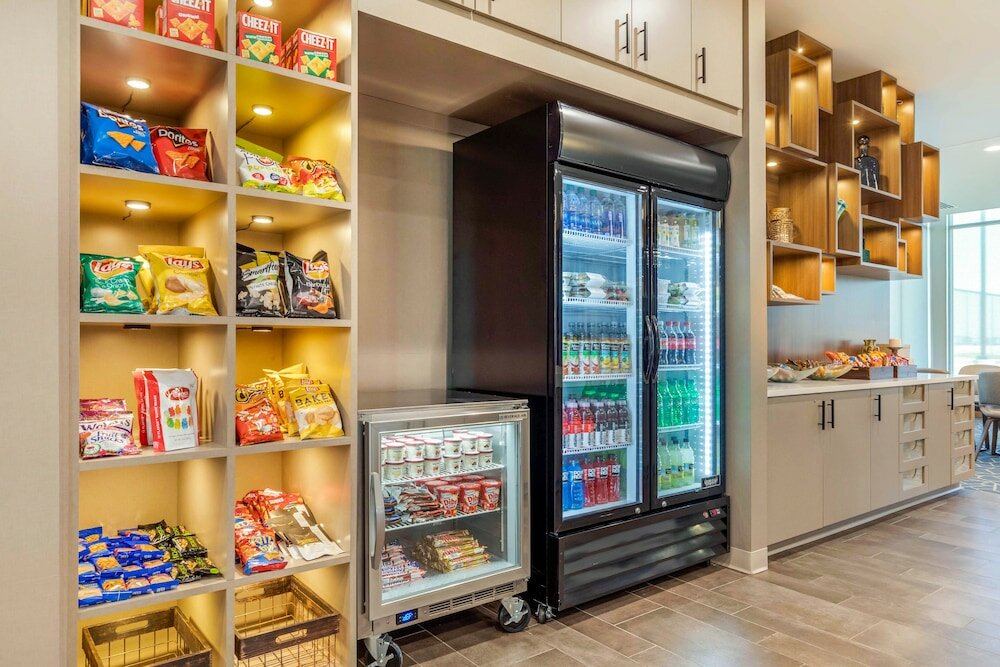 Фото Cambria Hotel Davenport Quad Cities