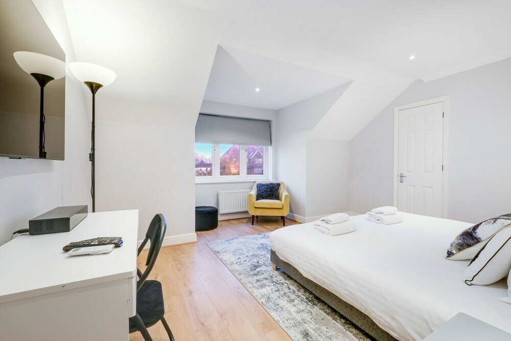 Фото Modern Bright Spacious 2 bed Barnet Apt