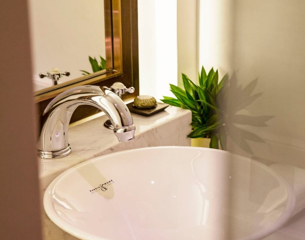 Фото Relais & Chateaux Chaptel Hangzhou Hotel