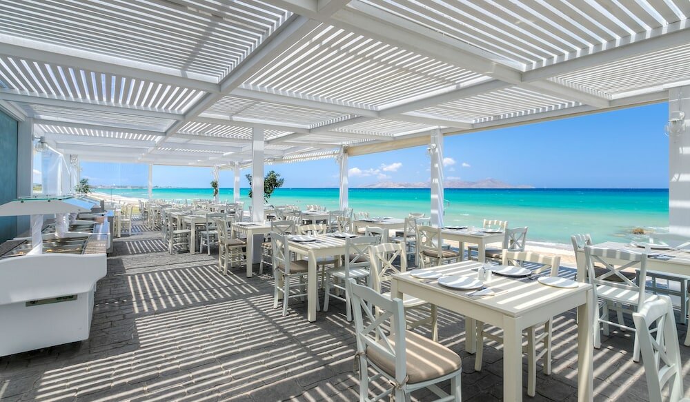 Фото Aeolos Beach Hotel