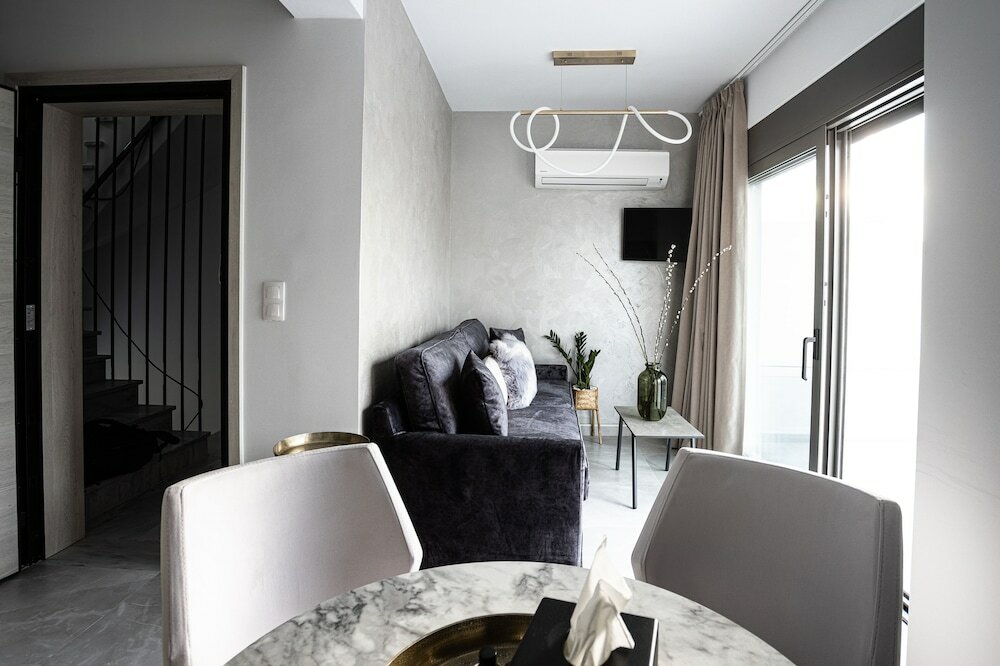 Фото The Rooster's Egg