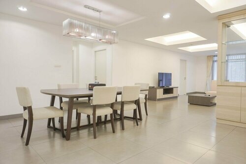 Гостиница Big And Comfortable 3Br Apartment At Simprug Park Residences в Джакарте