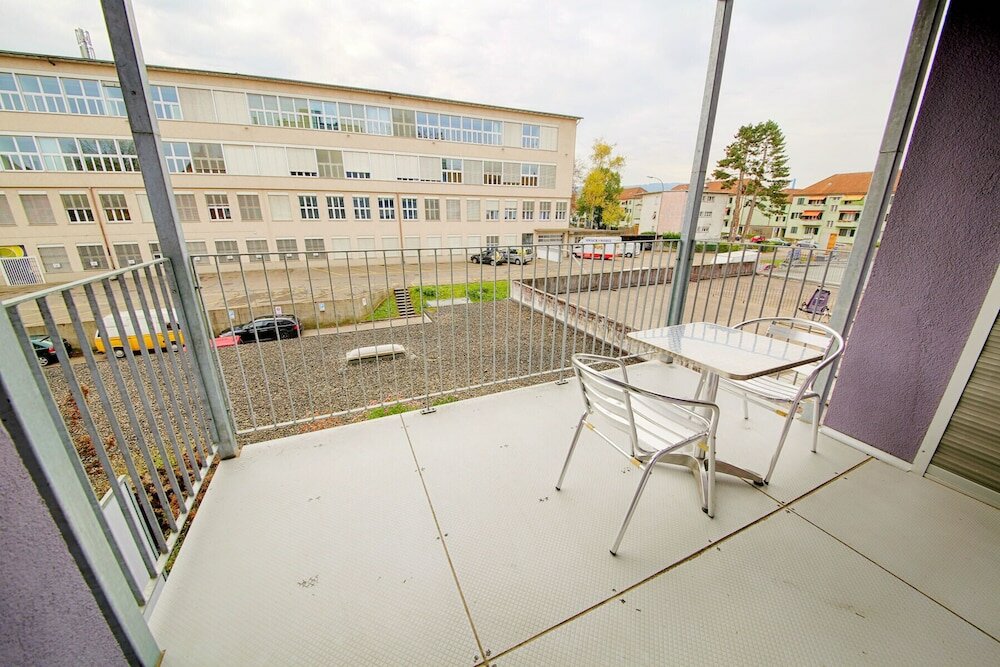 Фото HITrental Letzigrund - Apartment