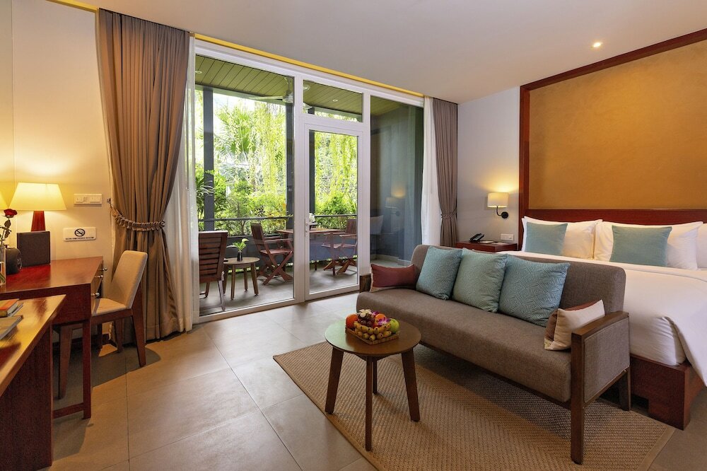 Фото Indra Hotel