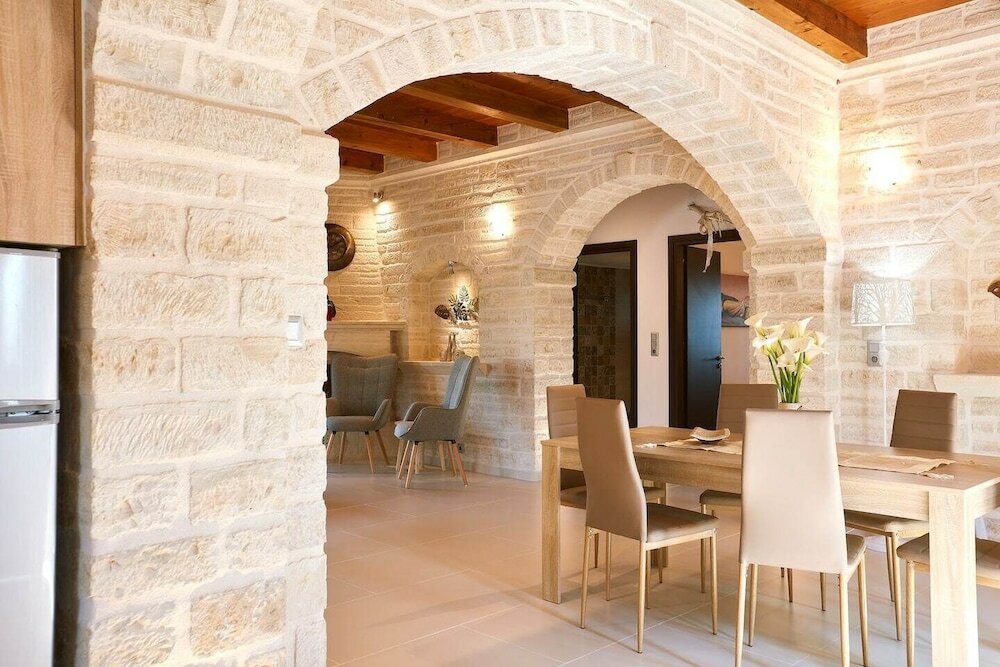 Фото Peacefull Stone-Built Villa