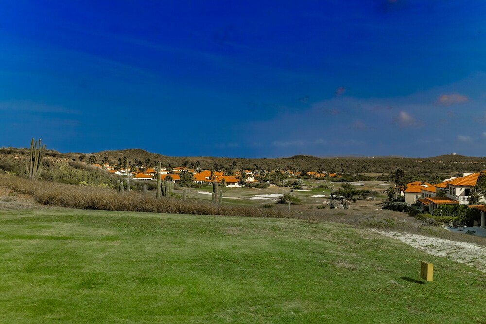 Фото Newly Remodeled 5-bedroom 5-bath in Tierra del Sol!