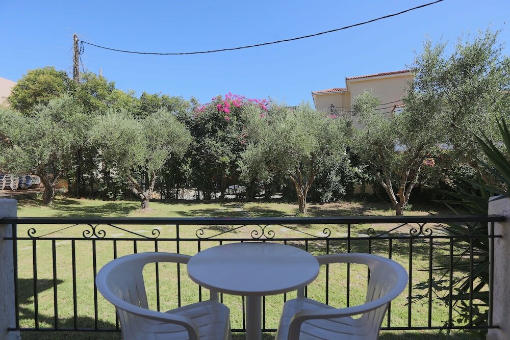 Фото Doras Zante Studios & Apartments