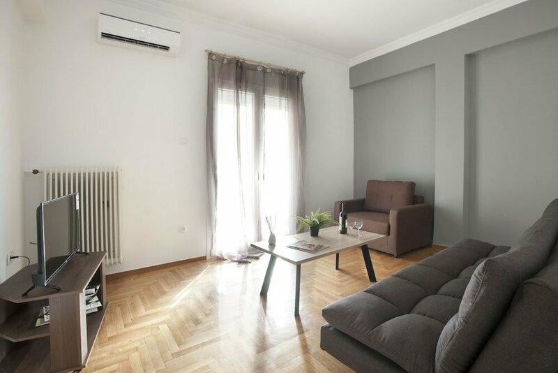 Гостиница Kolonos - A Renovated Apartment в Афинах