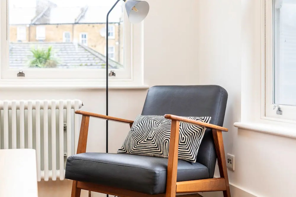 Фото Stylish and Spacious 1bd in Clapton