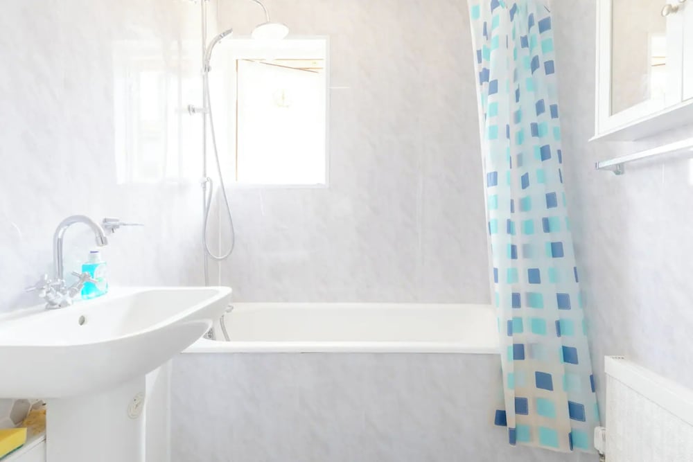 Фото Lovely 4 Bed House w Garden, 1 Stop to Waterloo