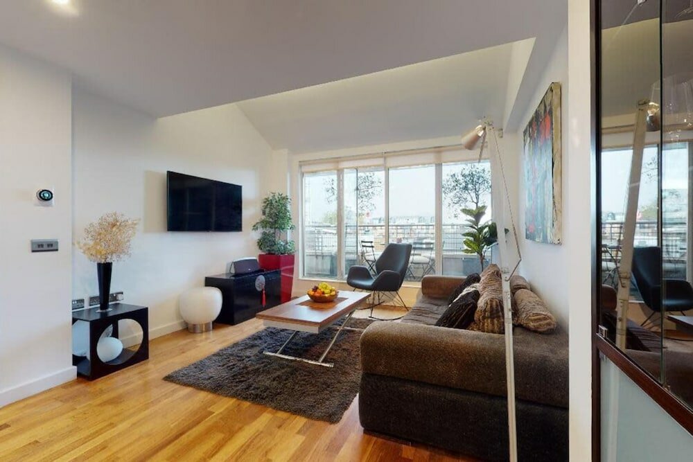 Фото Short let - Penthouse Apartment With West-facing Terrace