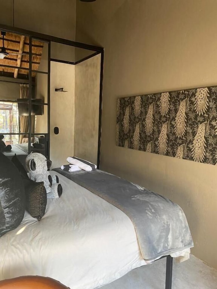 Фото Four20 Bespoke Hotel