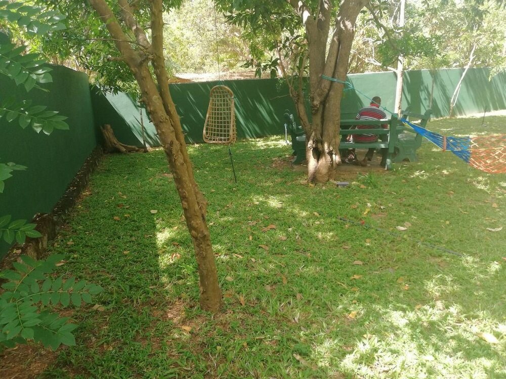 Фото N. L. I. Guest House