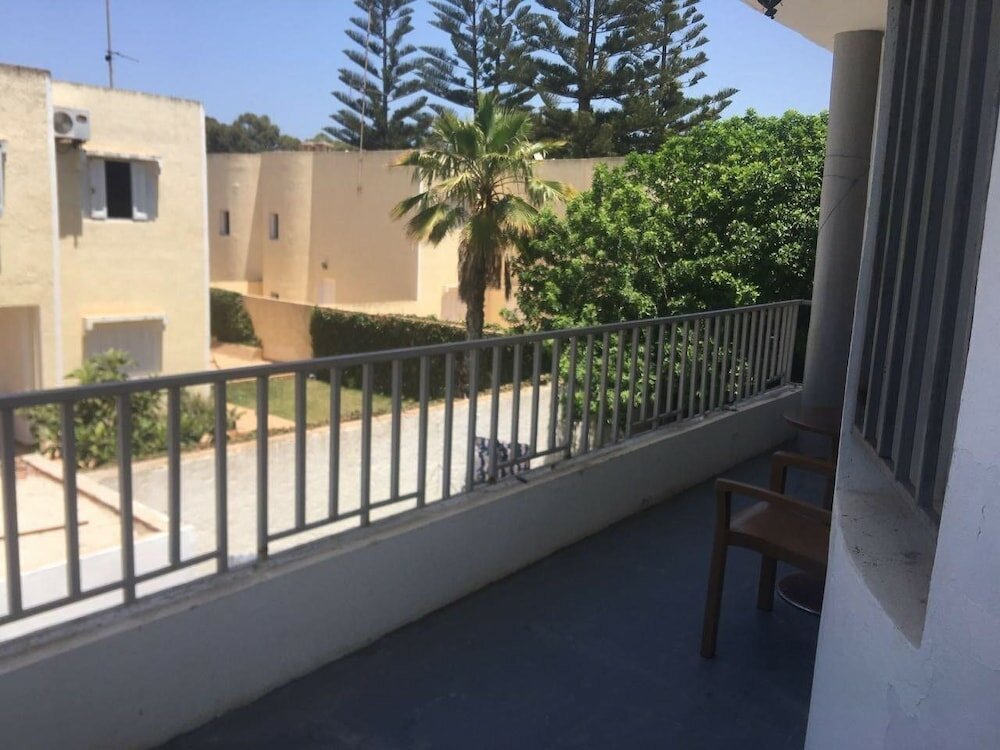 Фото Too Many Suites