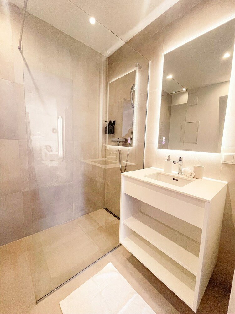 Фото Vienna Heights Premium Apartments