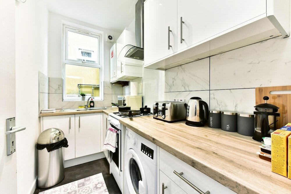 Фото West Ealing Svd Apt. - 2 Bedroom 2 Bath